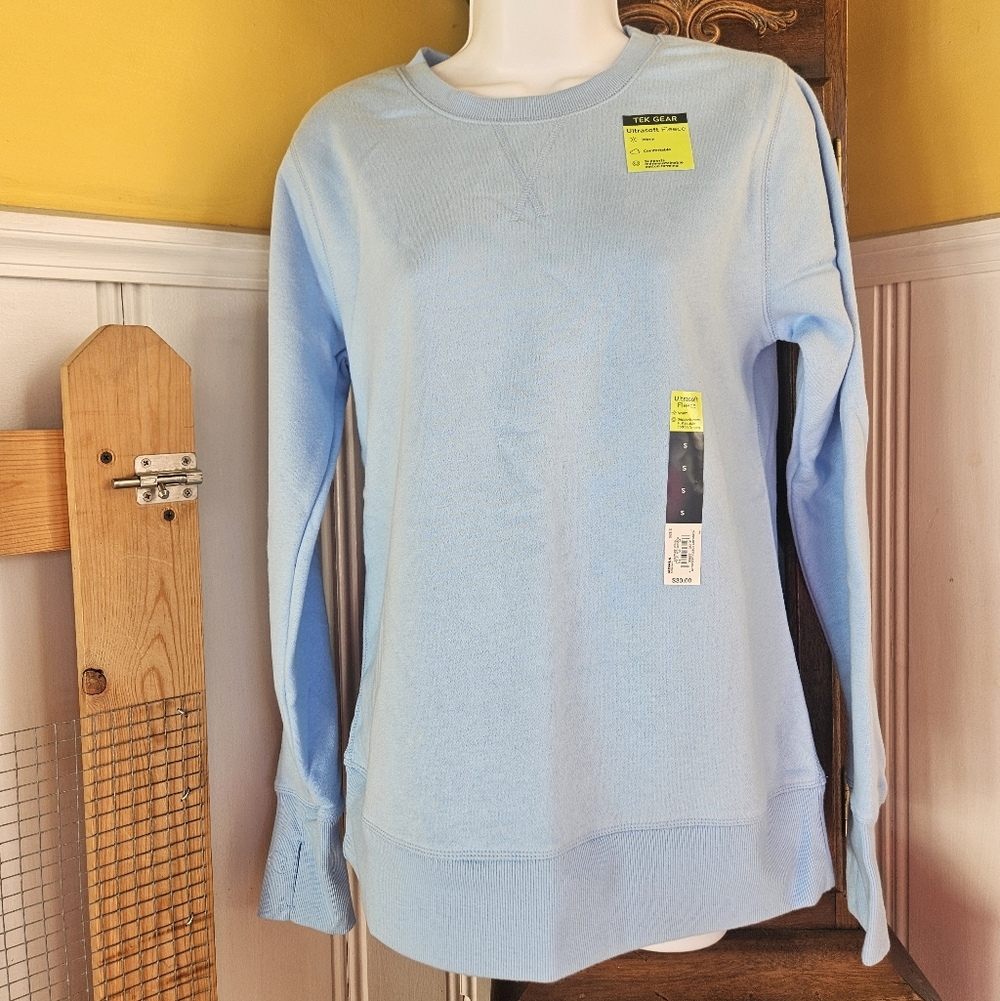 NWT..Tek Gear Light Blue Women's Crew Neck Sweater Size Small